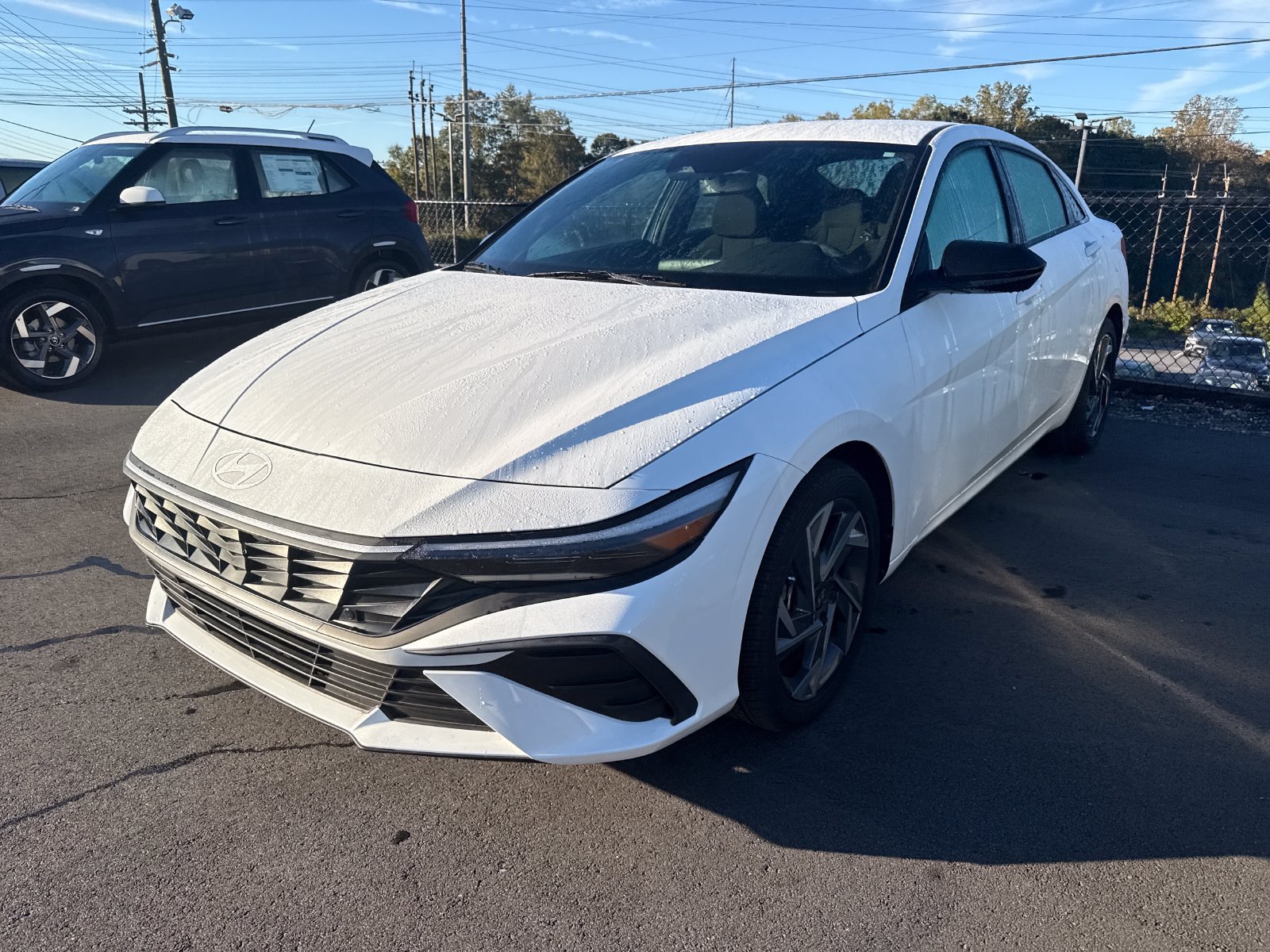 Used 2025 Hyundai Elantra Sport FWD image 2