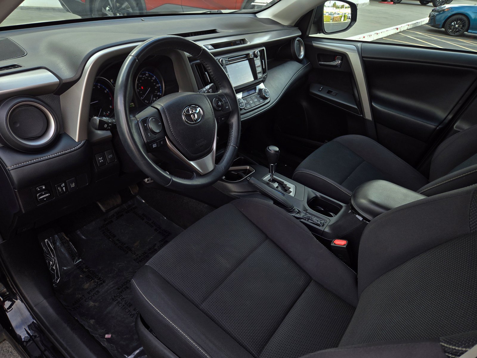 Used 2018 Toyota RAV4 XLE AWD/4WD image 8