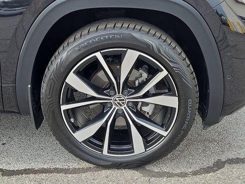 Used 2025 Volkswagen Atlas SEL Premium R-Line AWD/4WD image 16
