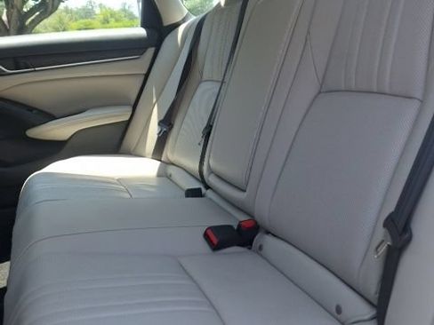 Used 2020 Honda Accord Touring image 18