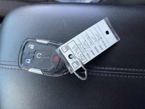 Used 2024 GMC Terrain SLE w/ Driver Convenience Package FWD image 20
