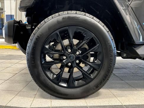 Used 2024 Jeep Wrangler Sahara w/ Technology Group image 7