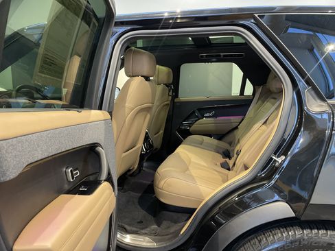 Used 2024 Land Rover Range Rover Sport SE image 34