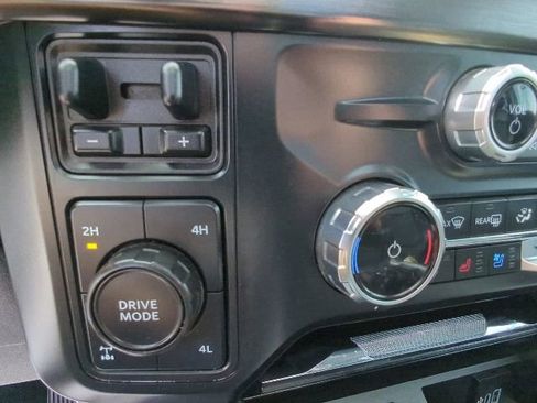 Used 2023 Ford F350 Lariat w/ Lariat Ultimate Package AWD/4WD image 20