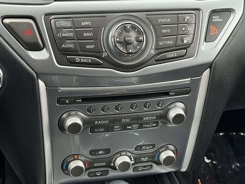 Used 2019 Nissan Pathfinder SL image 15