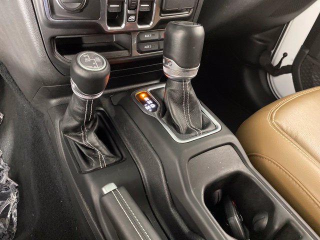 Used 2023 Jeep Wrangler Unlimited Sahara AWD/4WD image 28