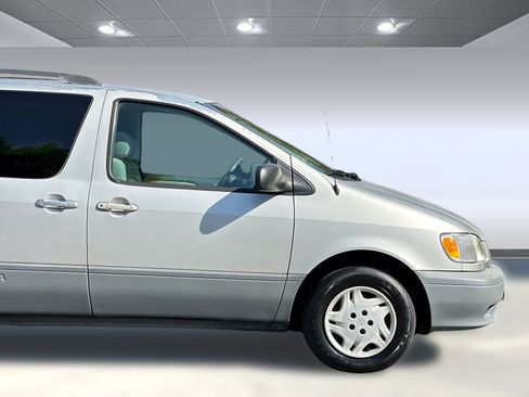 Used 2003 Toyota Sienna CE w/ CE Extra Value Pkg FWD image 33