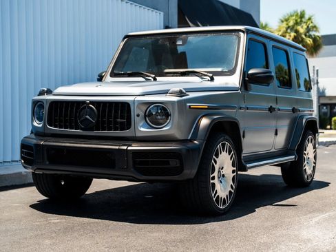 Used 2021 Mercedes-Benz G 550 image 3
