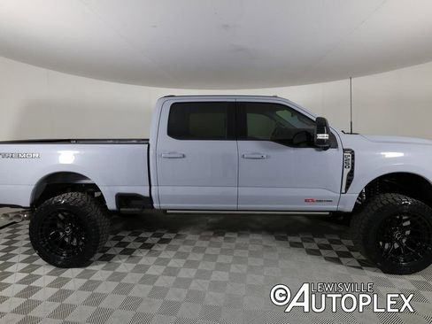 Used 2026 Ford F250 Lariat w/ Tremor Off-Road Package image 4