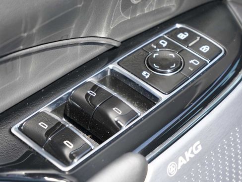 Used 2024 Cadillac Lyriq Sport AWD/4WD image 18