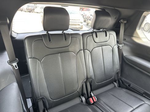 Used 2024 Jeep Grand Cherokee L Limited w/ Luxury Tech Group II image 20