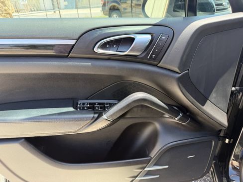 Used 2014 Porsche Cayenne AWD/4WD image 11