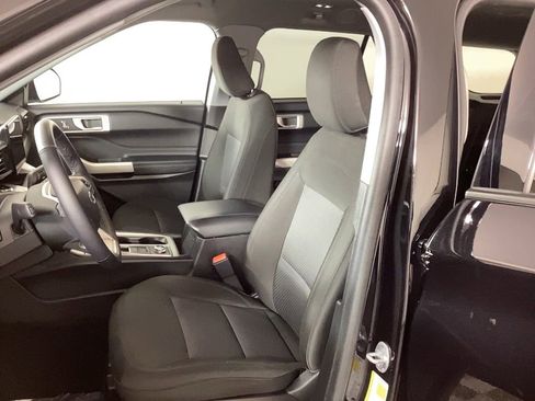 Used 2023 Ford Explorer XLT image 16