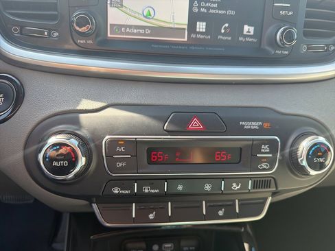 Used 2020 Kia Sorento SX image 25