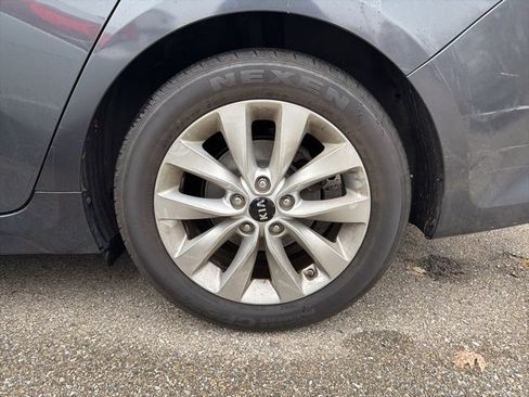 Used 2018 Kia Optima EX image 3