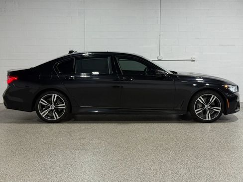 Used 2019 BMW 750i xDrive w/ Executive Package AWD/4WD image 5