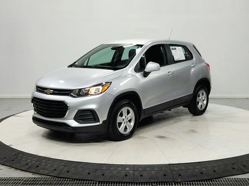 Used 2017 Chevrolet Trax LS AWD/4WD image 4