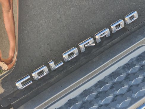 Used 2024 Chevrolet Colorado Z71 w/ Z71 Convenience Package 2 AWD/4WD image 12