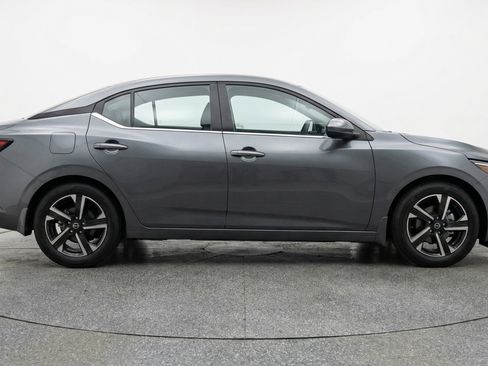 Used 2025 Nissan Sentra SV FWD image 11