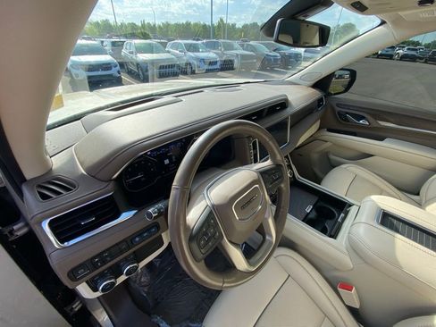 Used 2021 GMC Yukon Denali AWD/4WD image 9