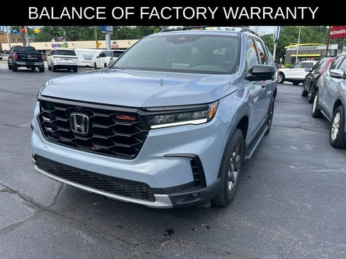 Used 2024 Honda Pilot TrailSport image 2