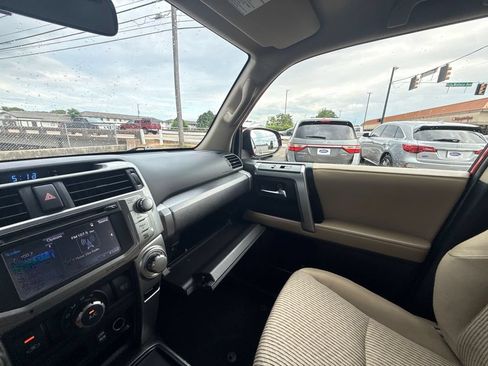 Used 2016 Toyota 4Runner SR5 RWD image 30