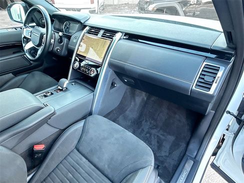 Used 2023 Land Rover Discovery S R-Dynamic image 33
