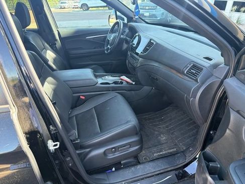 Used 2025 Honda Passport EX-L image 9