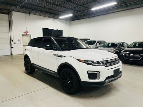 Used 2016 Land Rover Range Rover Evoque SE image 4