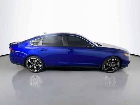 Used 2024 Honda Accord Sport image 9