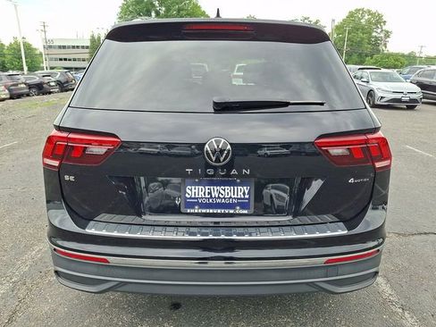 Used 2023 Volkswagen Tiguan SE w/ Panoramic Sunroof Package AWD/4WD image 5