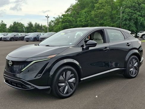 Certified 2024 Nissan Ariya AWD image 3