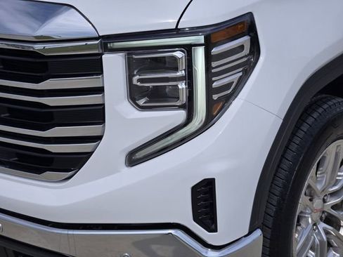 Used 2022 GMC Sierra 1500 SLT RWD image 9