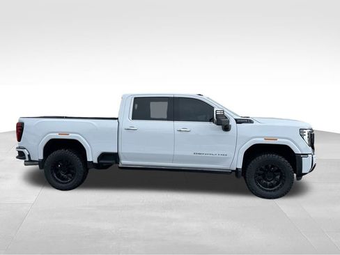 Used 2025 GMC Sierra 3500 Denali Ultimate image 10