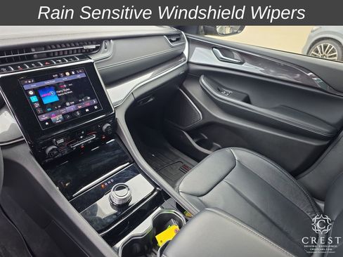 Used 2023 Jeep Grand Cherokee L Laredo image 17