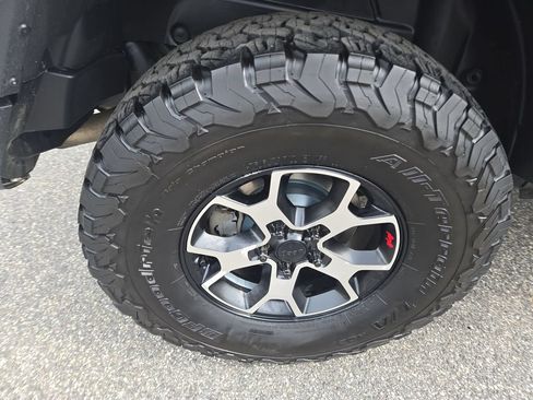 Used 2021 Jeep Wrangler Unlimited Rubicon AWD/4WD image 2