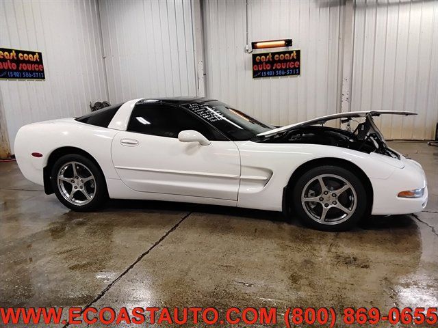 Used 2002 Chevrolet Corvette Coupe w/ Preferred Equipment Group2 RWD image 2