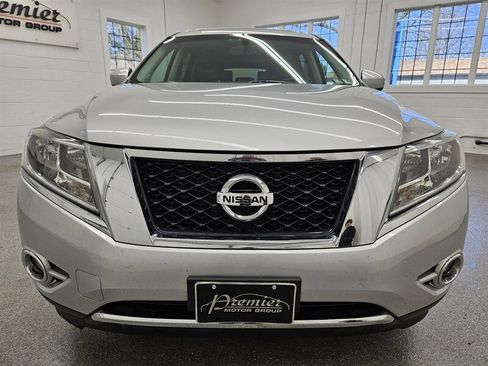 Used 2014 Nissan Pathfinder SL w/ SL Premium Package image 3