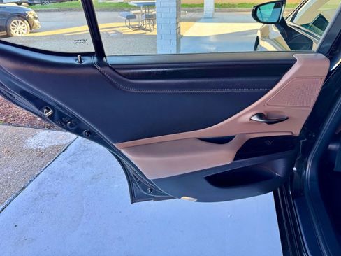 Used 2022 Lexus ES 350 w/ Premium Package image 13