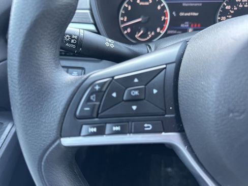 Used 2025 Nissan Altima 2.5 SV image 15