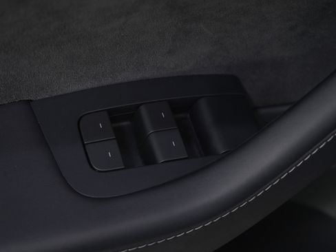 Used 2023 Tesla Model 3 Performance image 18