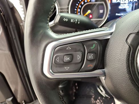 Used 2018 Jeep Wrangler Unlimited Sahara w/ Cold Weather Group AWD/4WD image 20