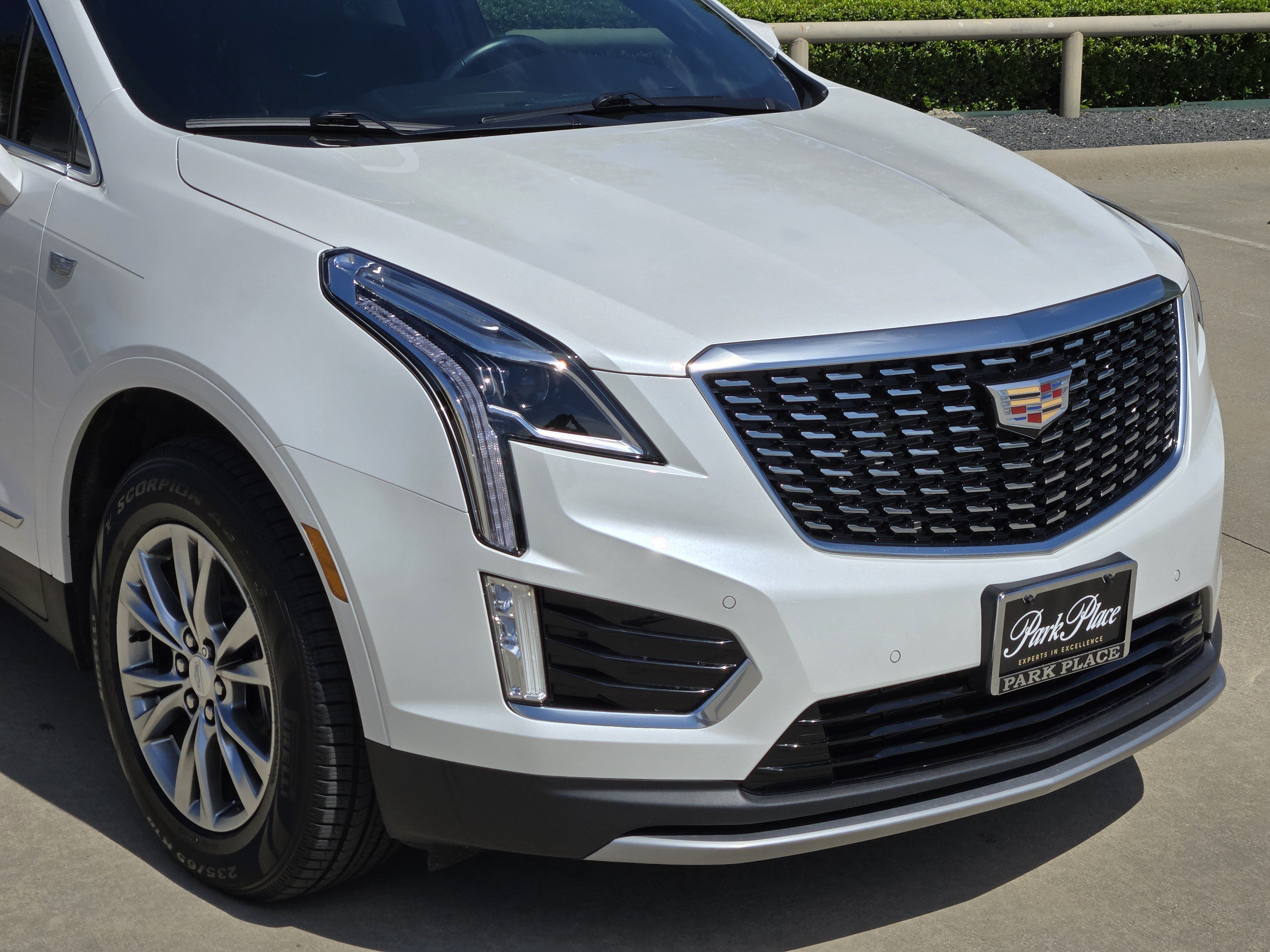 Used 2020 Cadillac XT5 Premium Luxury FWD image 9