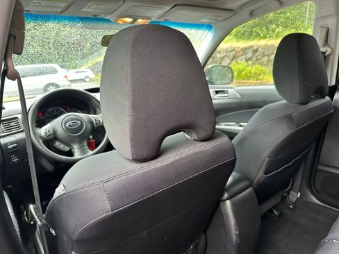 Used 2011 Subaru Forester 2.5X Premium w/ All-Weather Pkg AWD/4WD image 10