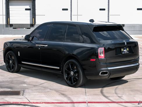 Used 2022 Rolls-Royce Cullinan image 8