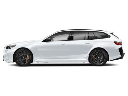New 2026 BMW M5 Touring image 2