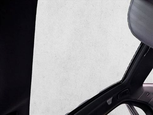 New 2026 BMW 750e xDrive image 15