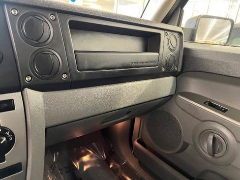 Used 2006 Jeep Commander 4WD image 12