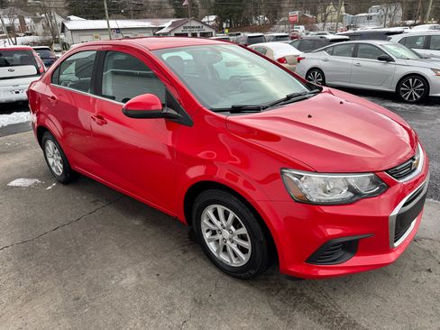 Used 2017 Chevrolet Sonic LT image 3