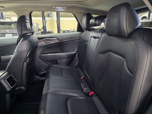 Used 2023 Kia Sportage EX w/ EX Premium Package image 14